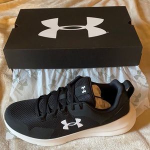 BRAND NEW men’s Under Armour Sneakers size 10